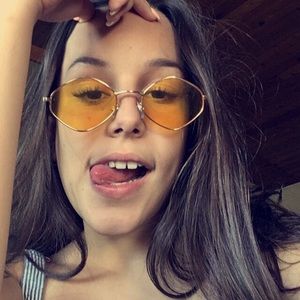 Meet your Posher, Marilyne